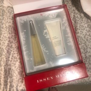 Fragrance and lotion gift set